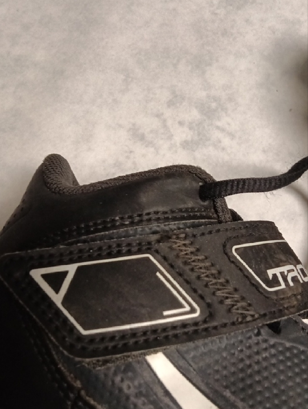 Nike Fast Flex Trout Sports Performance 27 Youth Football Cleats Size 1.5Y - Picture 6 of 7
